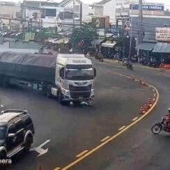 Bị cuốn vào gầm xe đầu kéo, nam thanh niên sống sót thần kỳ
